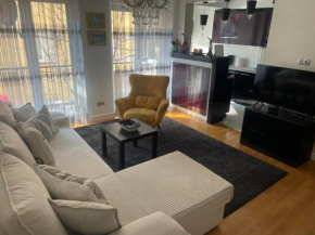 Flora's Center Apartment